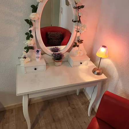 Md- City, Chic, Bestpreis- Leistung, Bitte Waehlen Sie Ob Ein Oder Zwei Zimmer Bis 5 Personen Mit Kueche Und Bad - Vb- Preise Magdeburg Exterior photo