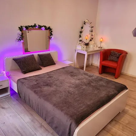 Md- City, Chic, Bestpreis- Leistung, Bitte Waehlen Sie Ob Ein Oder Zwei Zimmer Bis 5 Personen Mit Kueche Und Bad - Vb- Preise Magdeburg Exterior photo