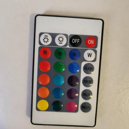 Md- City, Chic, Bestpreis- Leistung, Bitte Waehlen Sie Ob Ein Oder Zwei Zimmer Bis 5 Personen Mit Kueche Und Bad - Vb- Preise Magdeburg Exterior photo
