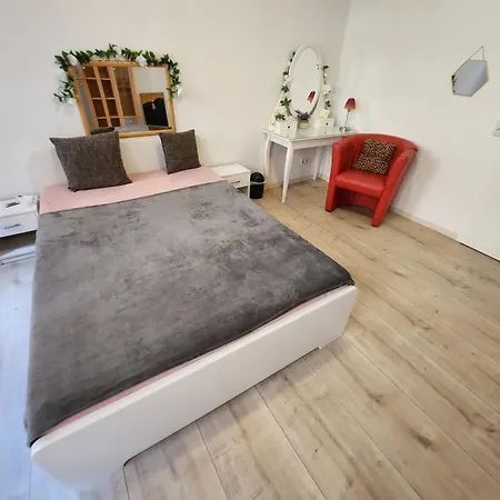 Md- City, Chic, Bestpreis- Leistung, Bitte Waehlen Sie Ob Ein Oder Zwei Zimmer Bis 5 Personen Mit Kueche Und Bad - Vb- Preise Magdeburg Exterior photo