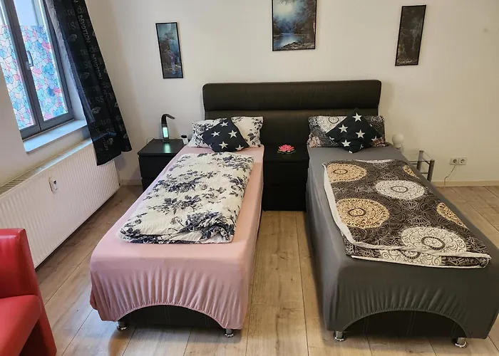 Md- City, Chic, Erdgeschoss, Bestpreis- Leistung, Bitte Waehlen Sie Ob Ein Oder Zwei Zimmer Bis 5 Personen Mit Kueche Und Bad - Vb- Preise
