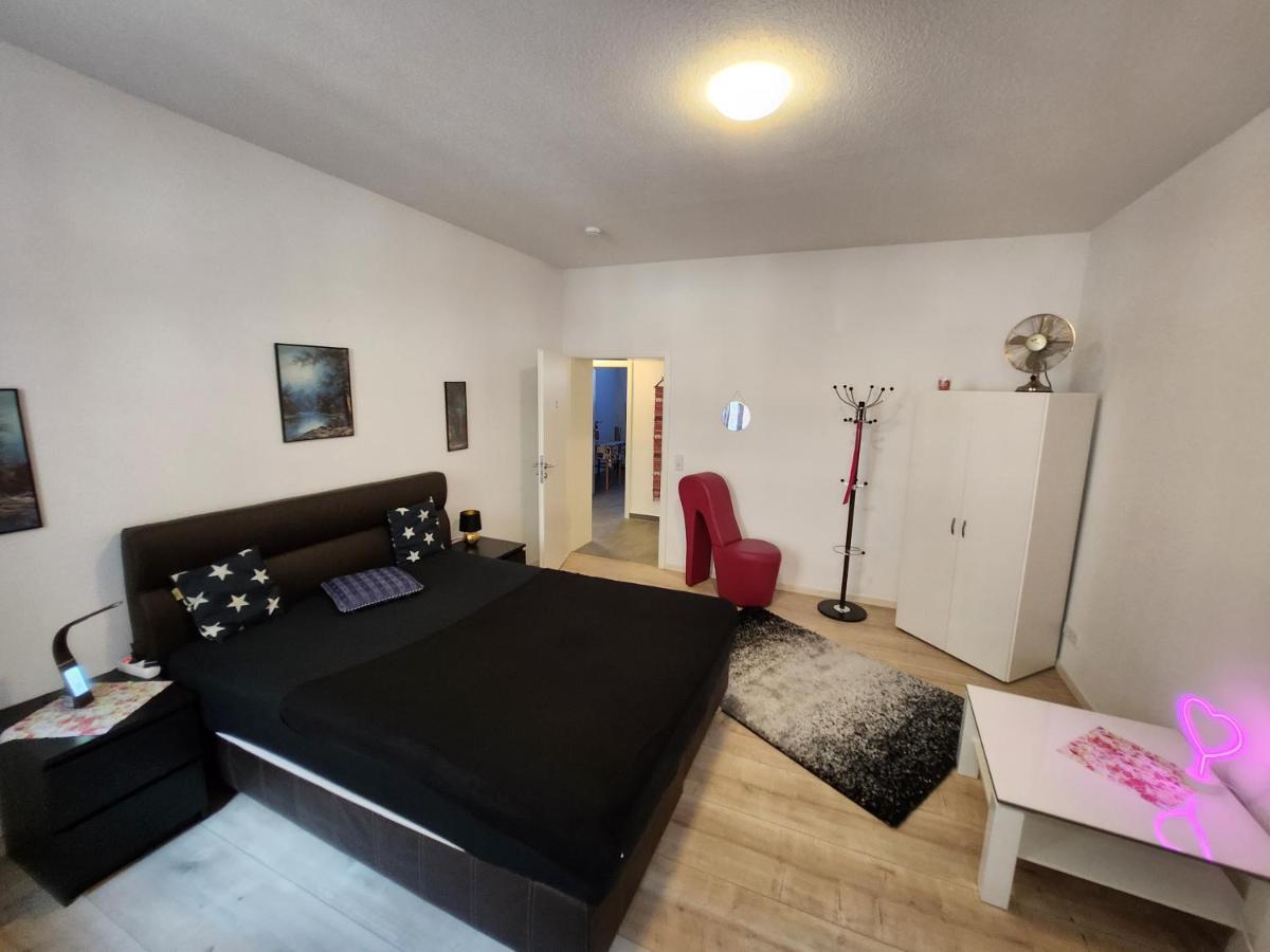Appartamento Md- City, Chic, Erdgeschoss, Bestpreis- Leistung, Bitte Waehlen Sie Ob Ein Oder Zwei Bis 5 Personen Mit Kueche Und Bad - Vb- Preise *