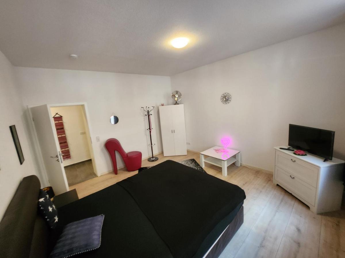 Apartment Md- City, Chic, Bestpreis- Leistung, Bitte Waehlen Sie Ob Ein Oder Zwei Bis 5 Personen Mit Kueche Und Bad - Vb- Preise *