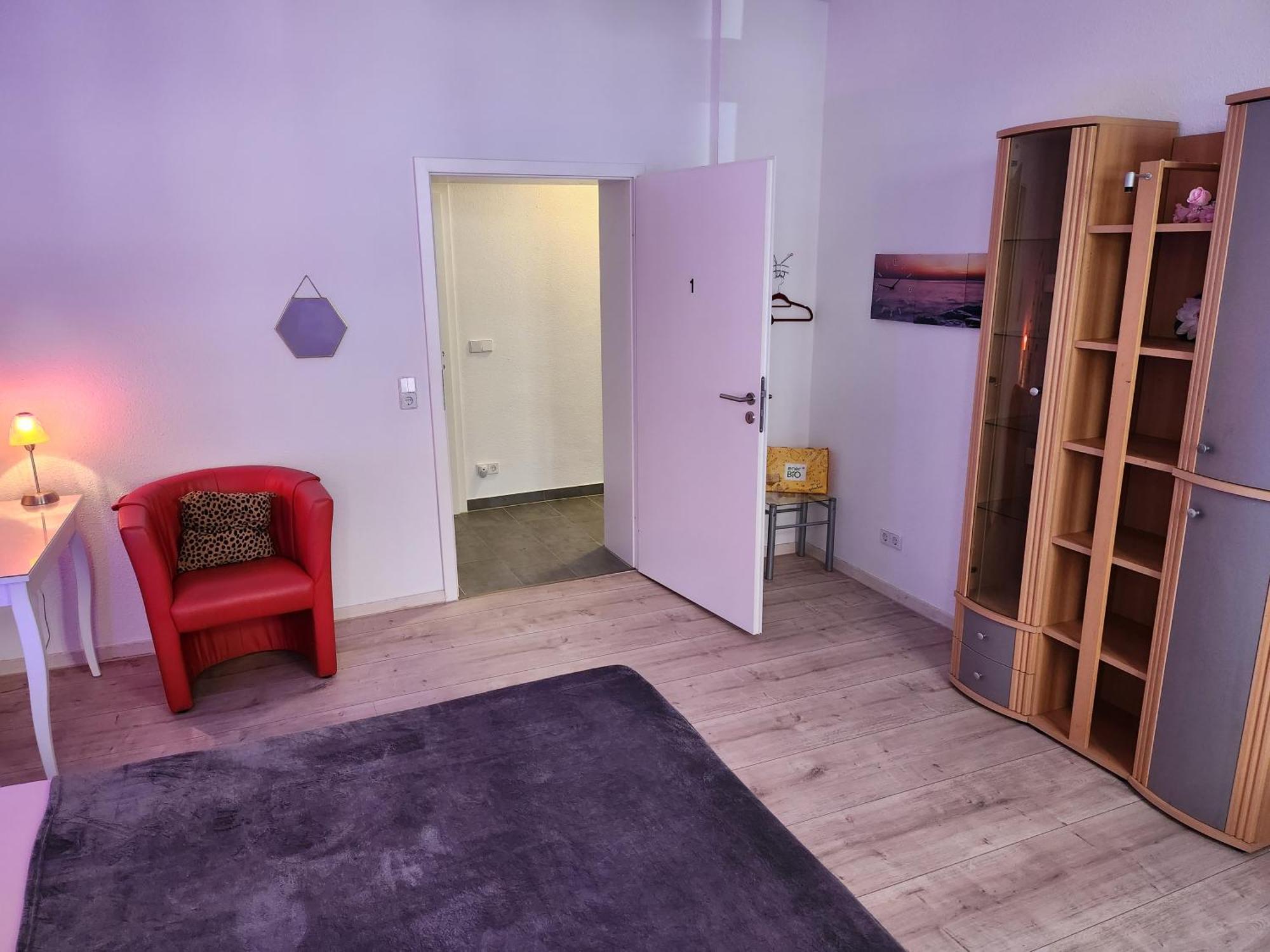 Apartment Md- City, Chic, Bestpreis- Leistung, Bitte Waehlen Sie Ob Ein Oder Zwei Bis 5 Personen Mit Kueche Und Bad - Vb- Preise *