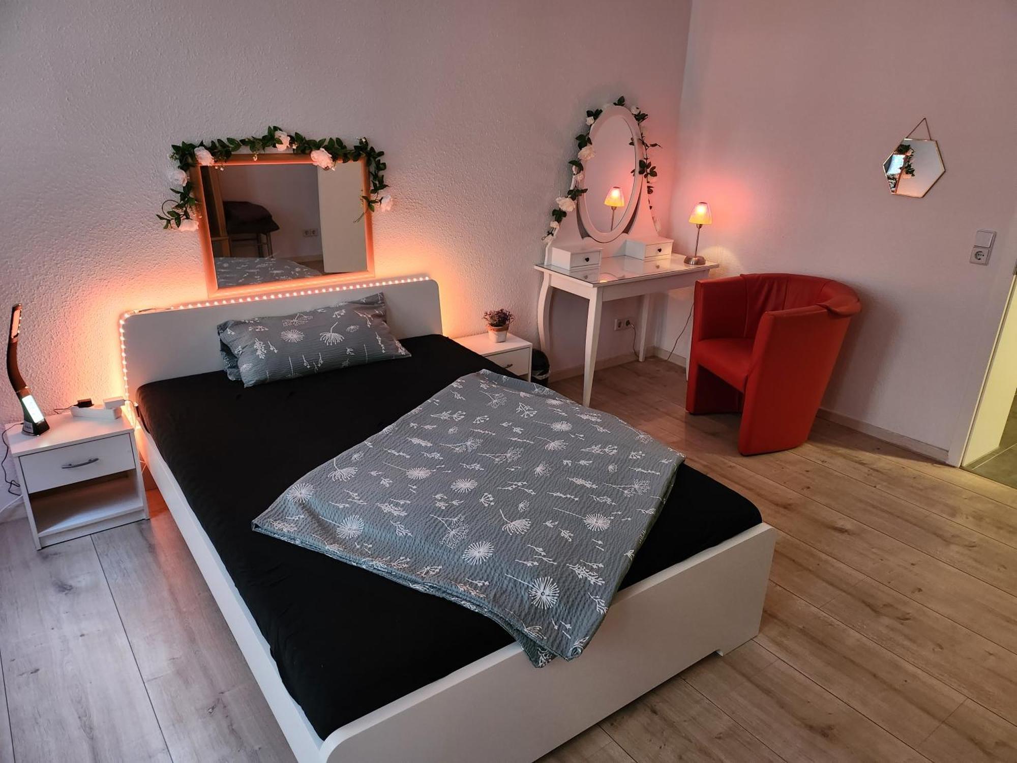 Apartment Md- City, Chic, Bestpreis- Leistung, Bitte Waehlen Sie Ob Ein Oder Zwei Bis 5 Personen Mit Kueche Und Bad - Vb- Preise