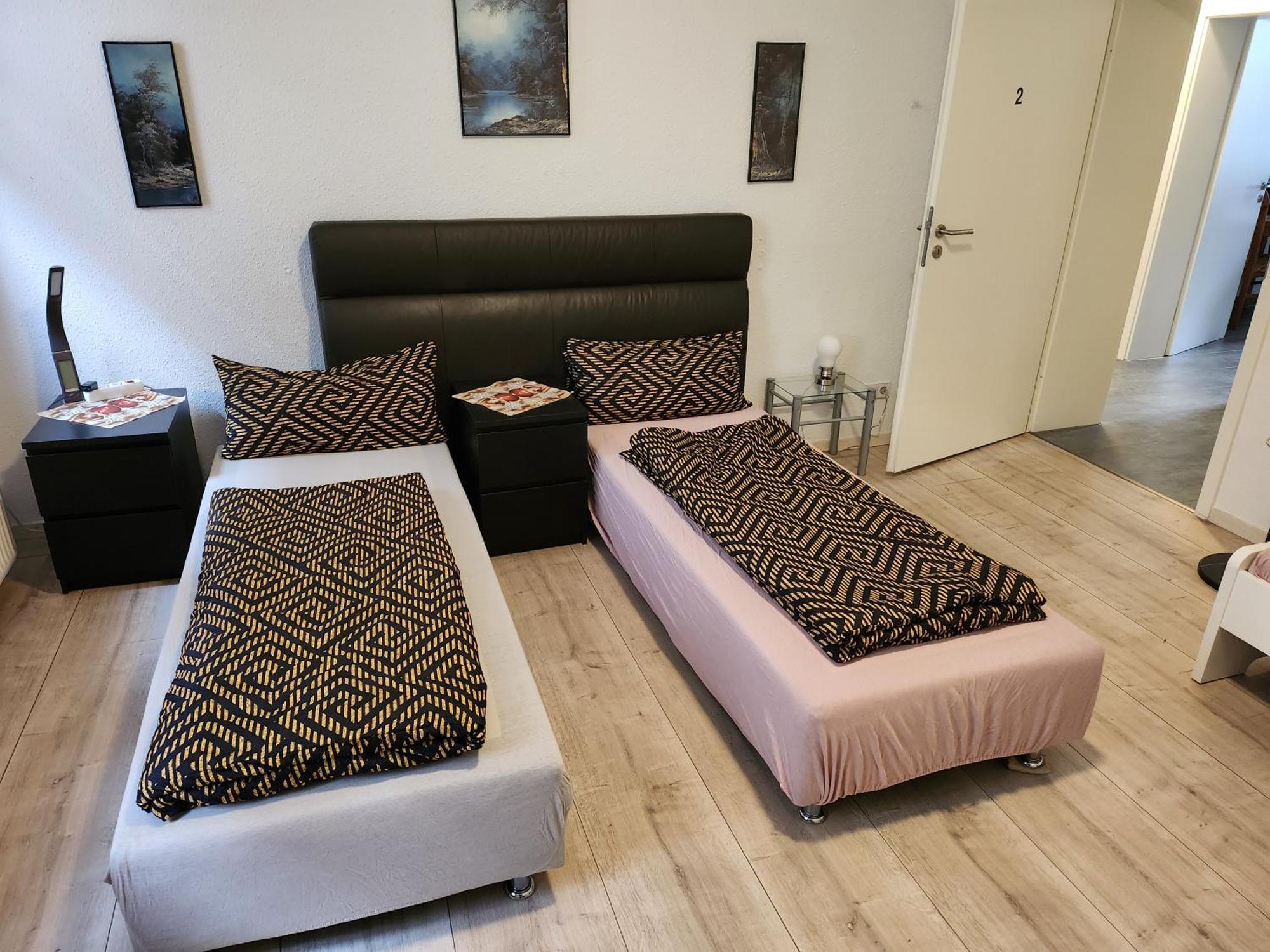 Apartment Md- City, Chic, Bestpreis- Leistung, Bitte Waehlen Sie Ob Ein Oder Zwei Bis 5 Personen Mit Kueche Und Bad - Vb- Preise