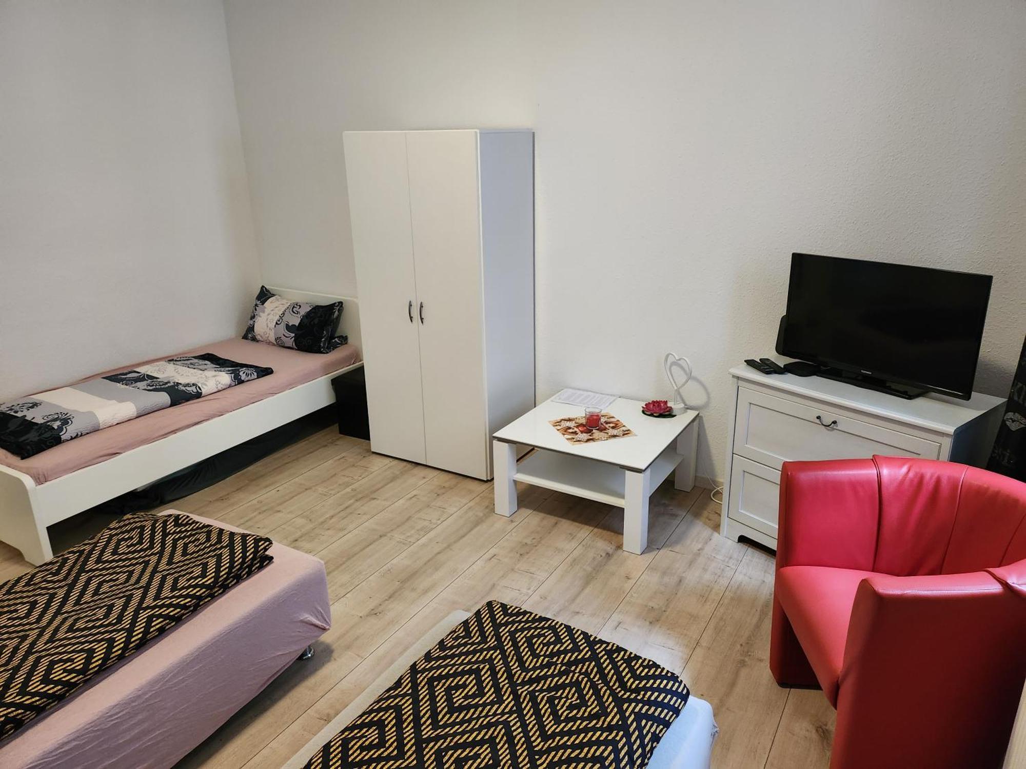 Apartment Md- City, Chic, Bestpreis- Leistung, Bitte Waehlen Sie Ob Ein Oder Zwei Bis 5 Personen Mit Kueche Und Bad - Vb- Preise Magdeburg