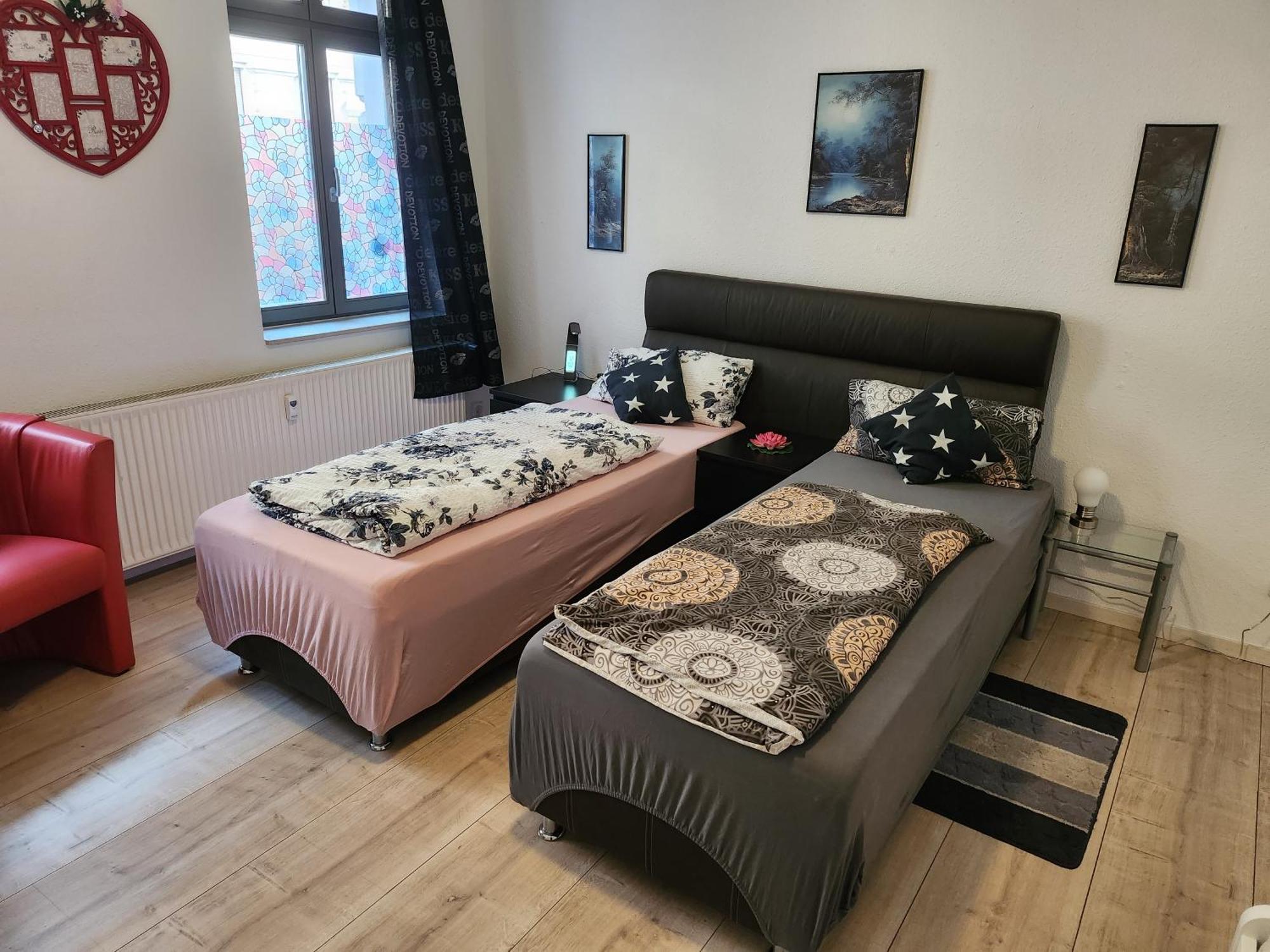 Appartamento Md- City, Chic, Erdgeschoss, Bestpreis- Leistung, Bitte Waehlen Sie Ob Ein Oder Zwei Bis 5 Personen Mit Kueche Und Bad - Vb- Preise *