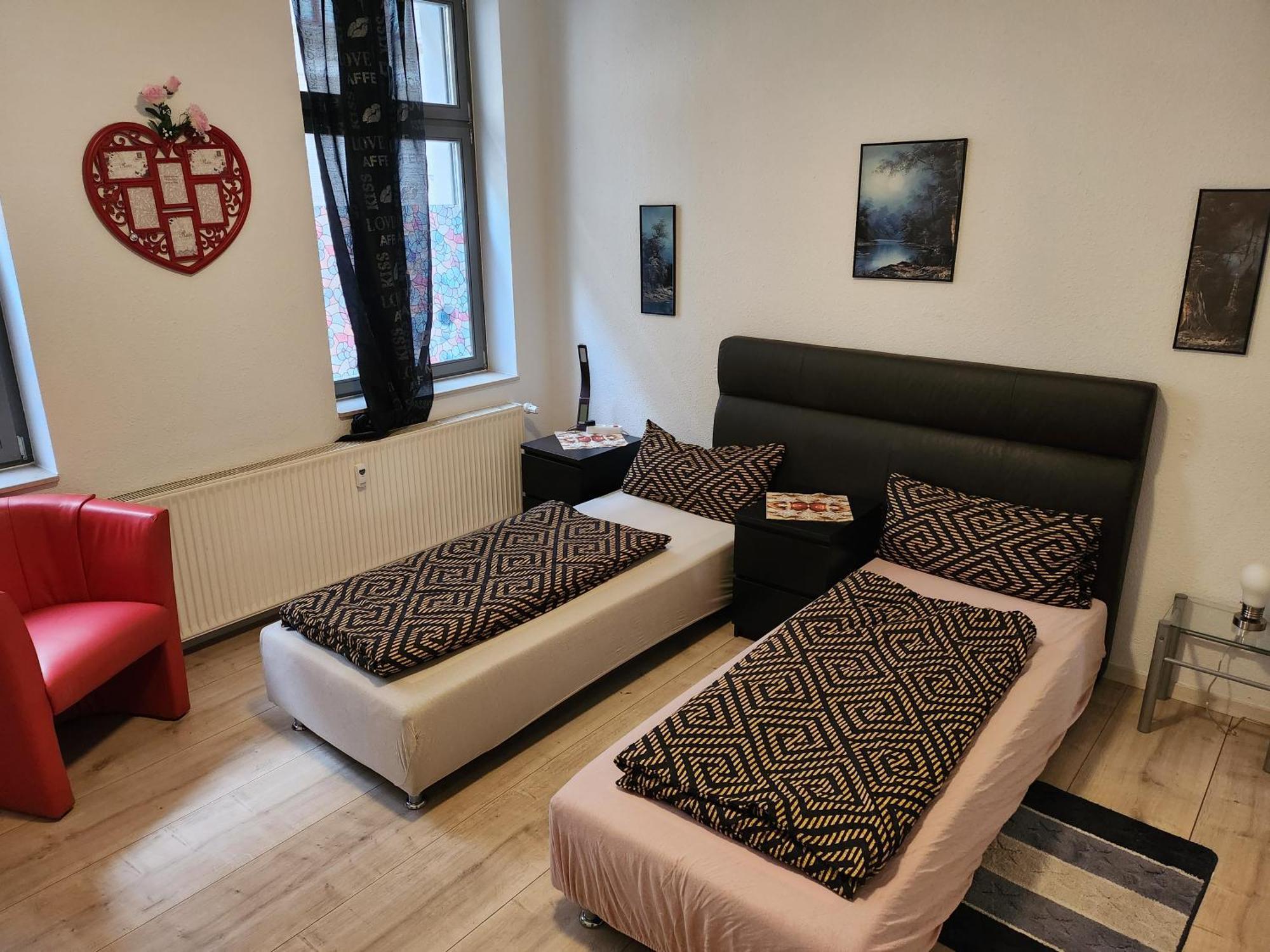 Md- City, Chic, Bestpreis- Leistung, Bitte Waehlen Sie Ob Ein Oder Zwei Bis 5 Personen Mit Kueche Und Bad - Vb- Preise Magdeburg